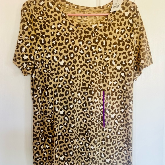 Leopard tee 2 pack. One is NWT (tan colored). Both size XL - Picture 2 of 6
